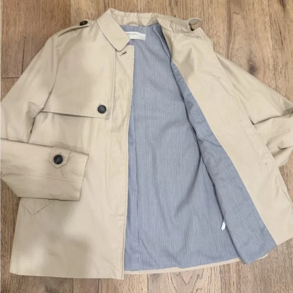 Zara Short Lined Trench Coat with Black Buttons size small EUC - Picture 5 of 6